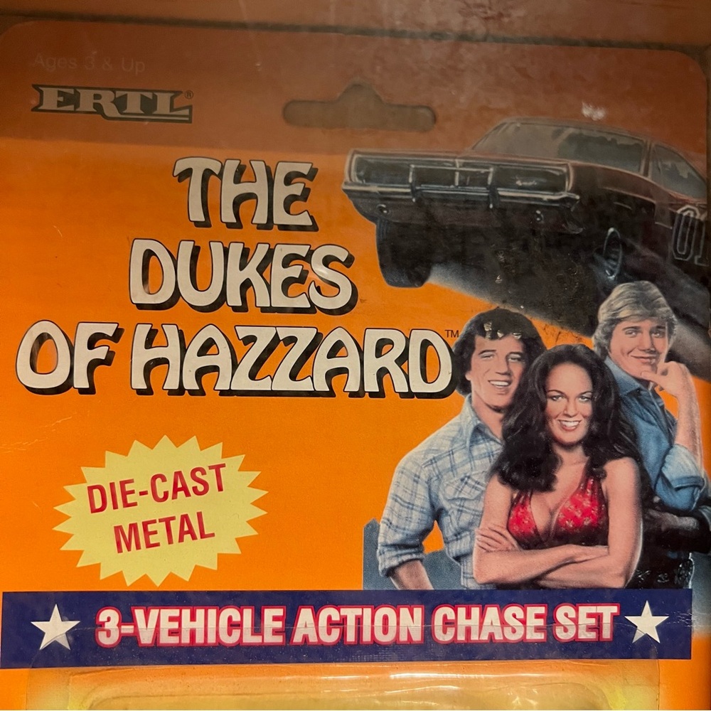THE DUKES OF HAZZARD GENERAL LEE 1:64 SCALE 3 CAR CHASE SET BY ERTL NIB TM 1997 - Picture 4 of 15
